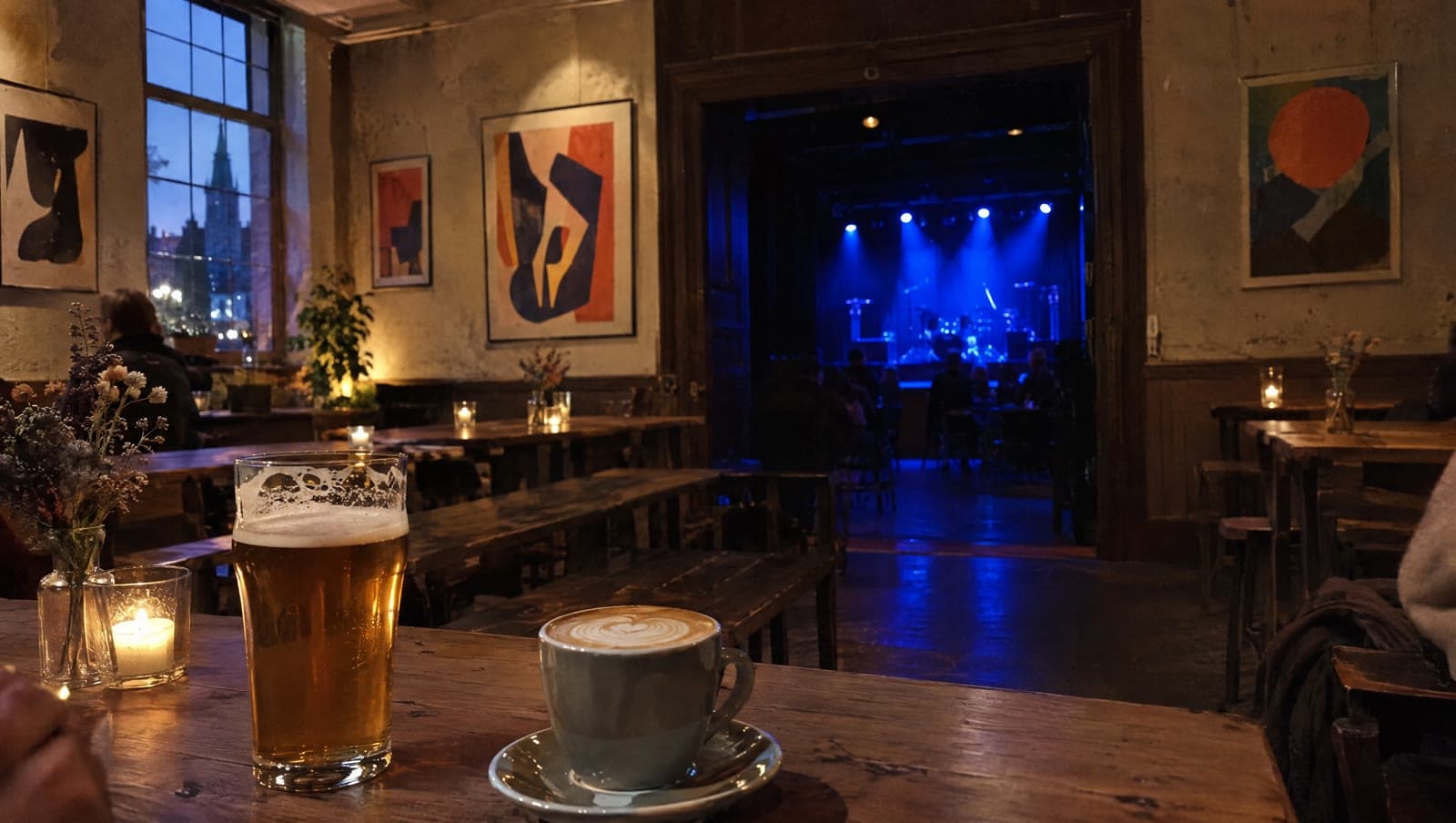 Caféen og koncertsalen i Studenterhuset — Studenterhuset
